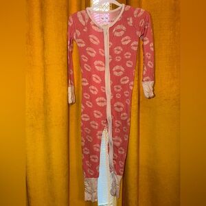 Little Sleepies Kissy Lips Zippy 12/18